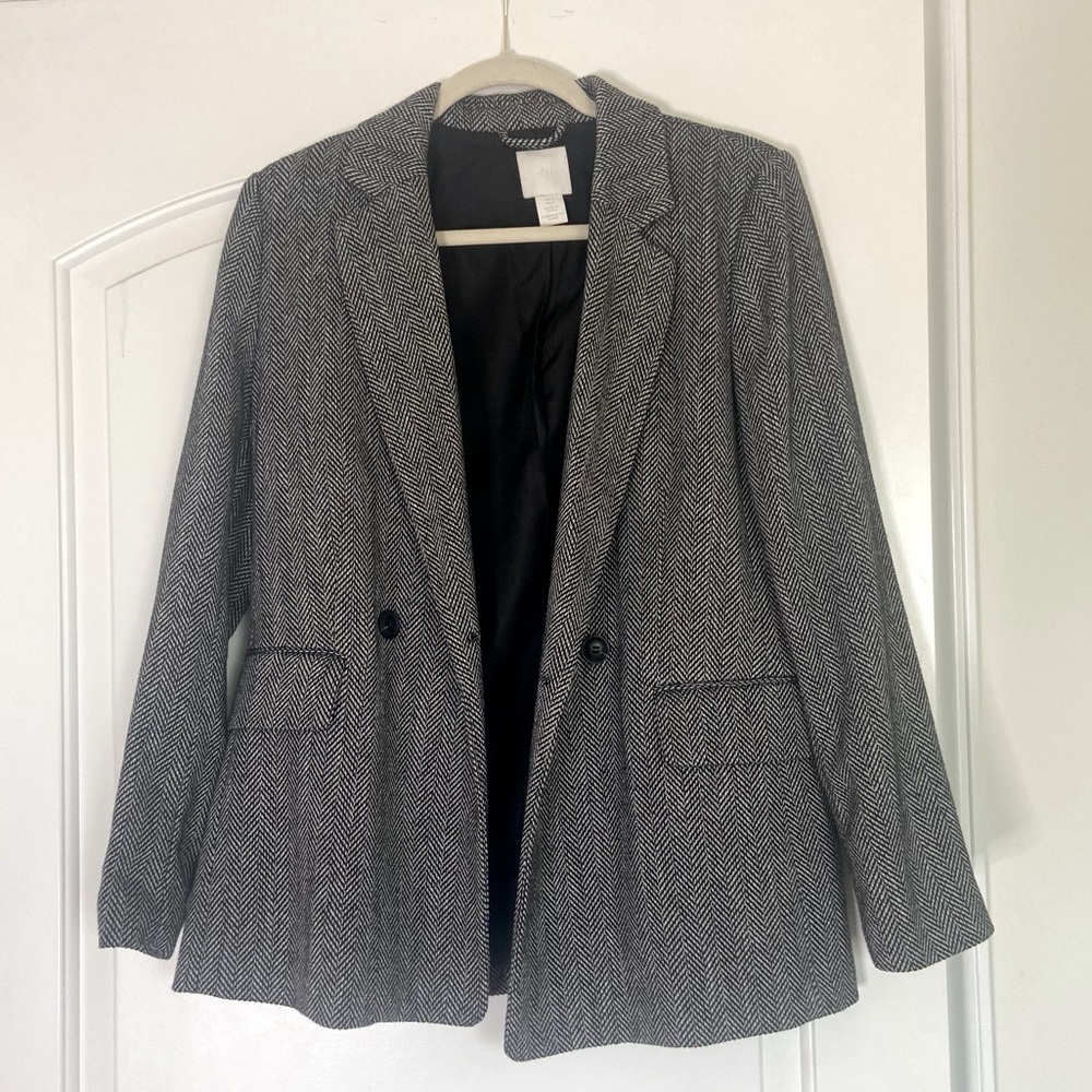 H&M black and white blazer size 6